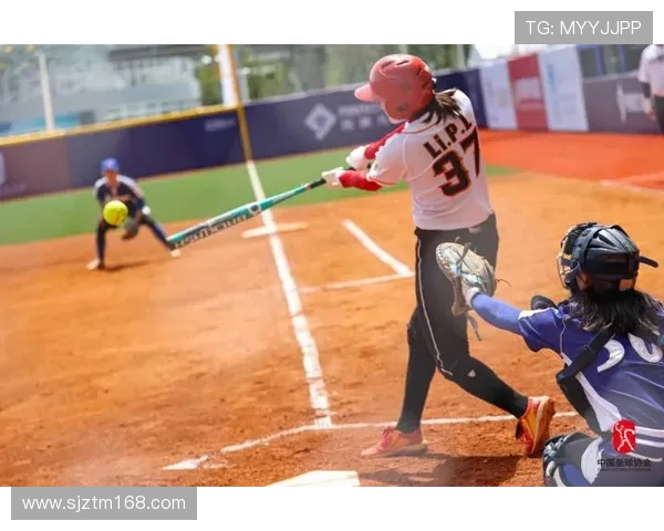 球员在海外联赛适应新文化过程中获得的成长与突破经验分析